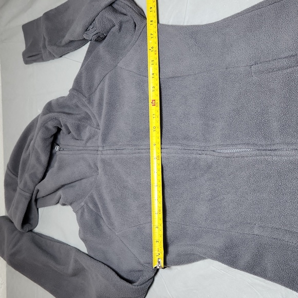 Zip-up Bench Sweater - Picture 15 of 16